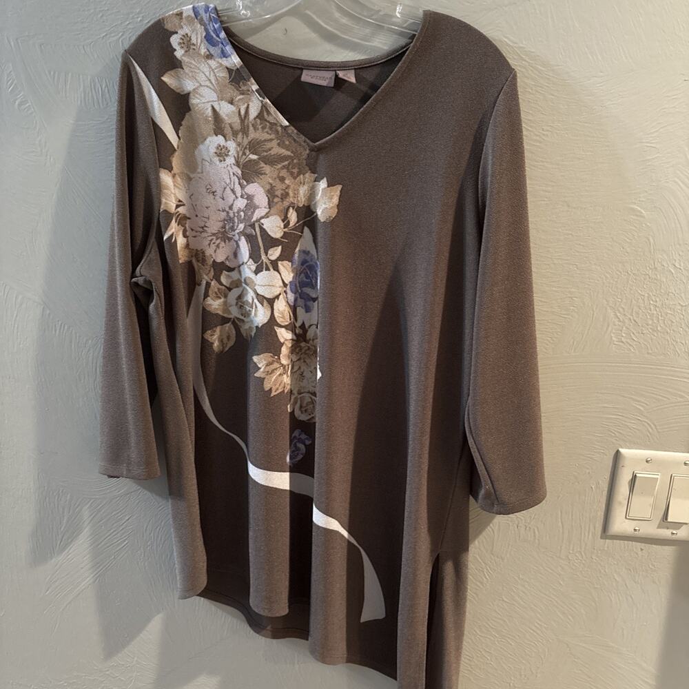 Chicos Top Women's‎ Size L (2) Floral No Iron Tunic Shirt 3/4 Sleeve Stretch